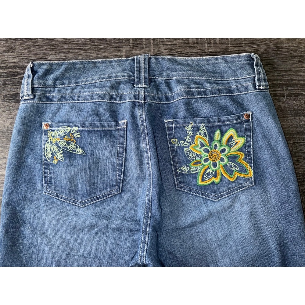 Jeanstar Womens 14W Embroidered Cuffed Floral Capri Jeans Y2K Cottagecore Retro - Picture 4 of 11